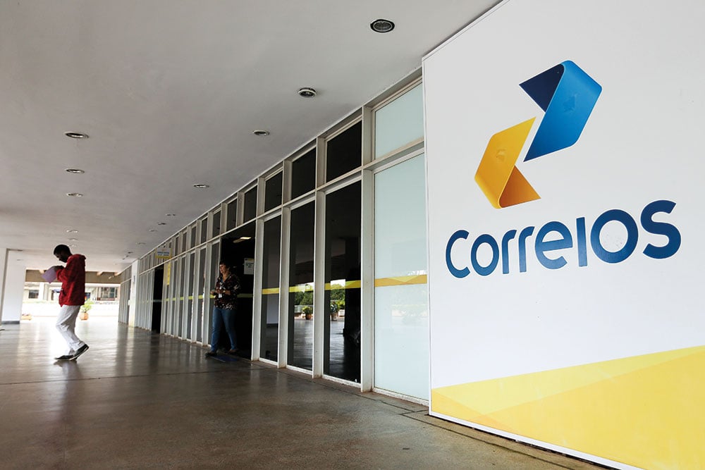 Correios lançam concurso com 33 vagas e salário de até R$ 6,8 mil