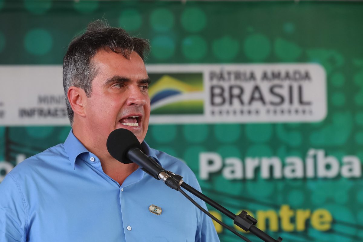 Bolsonaro montou uma força-tarefa comandada  por Ciro Nogueira para barrar a abertura de mais uma CPI.

Foto: Isac Nóbrega/PR 