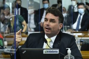 Flávio Bolsonaro terá ‘chave do cofre’ com R$ 280 milhões da campanha do PL