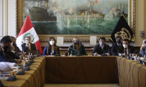 Castillo anuncia fim do toque de recolher em Lima após diálogo com o Congresso