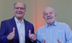 ‘Precisamos da experiência do Alckmin e da minha para consertar o Brasil’, diz Lula
