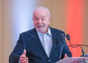 Lula ironiza ameaças de Bolsonaro e diz que o povo dará em outubro ‘um golpe no fascismo’