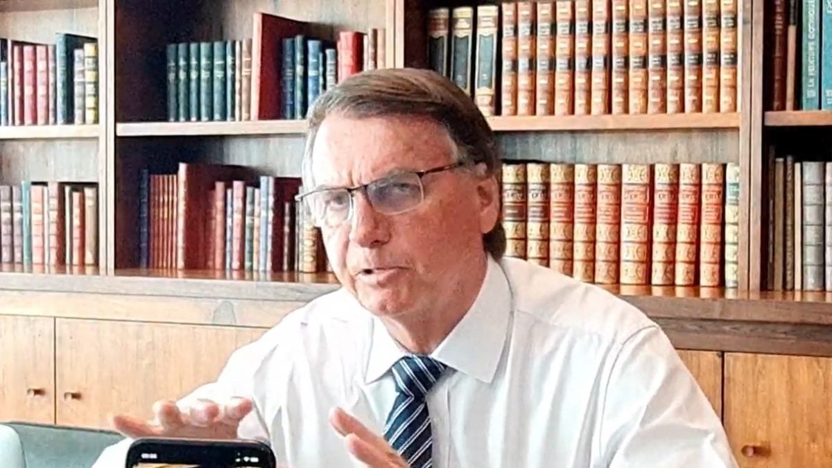 Maioria da população me culpa pelos problemas do Brasil, lamenta Bolsonaro