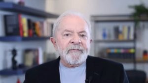 Lula diz que PT não vai fazer acordo com o Centrão para vencer as eleições
