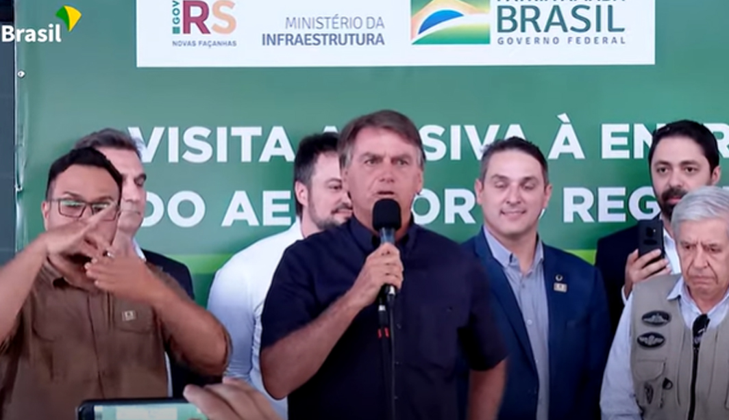 Bolsonaro volta a mentir e diz que ‘nenhuma pesquisa acertou em 2018’
