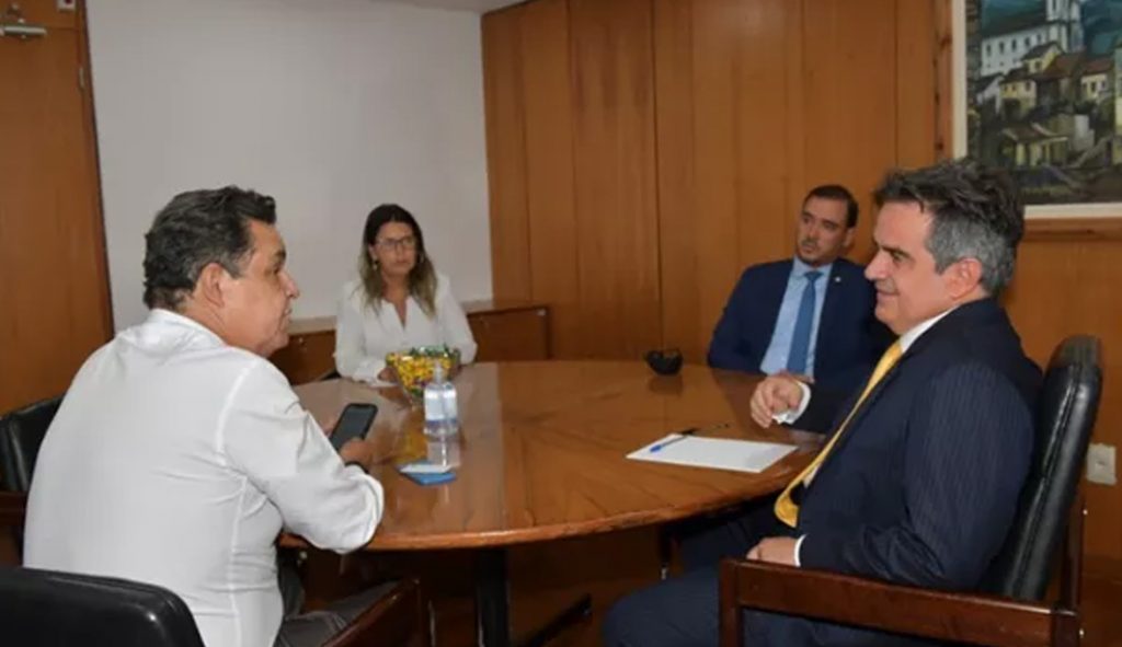 Casa Civil deleta fotos de encontro entre Ciro Nogueira e pastor do MEC