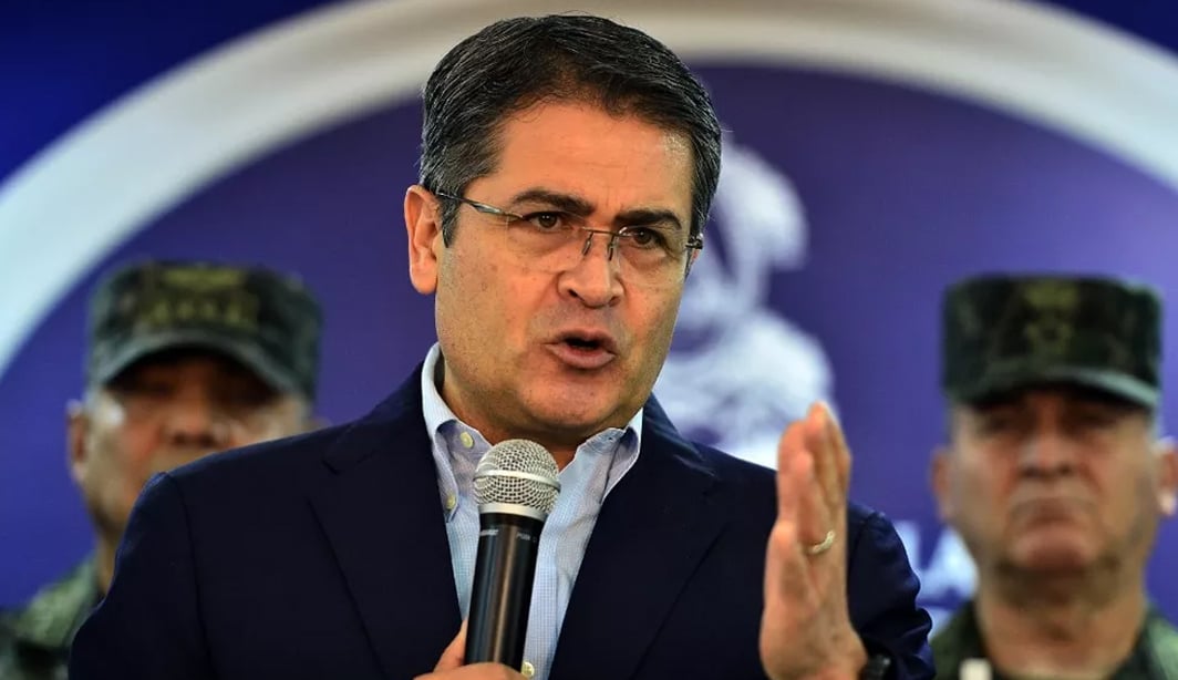 Ex-presidente de Honduras é condenado a 45 anos de prisão nos EUA por tráfico de drogas