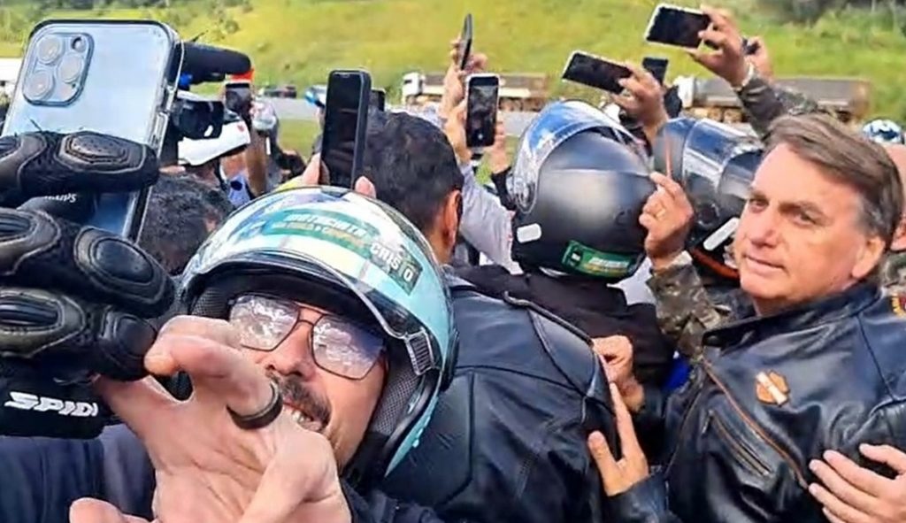 Bolsonaro diz que acordo entre WhatsApp e TSE é 'inadmissível' e 'não será cumprido'