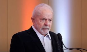 Lula volta ao tema corrupção e compara o seu governo ao de Bolsonaro