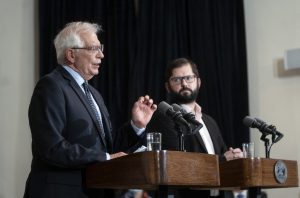 Novo pacote de sanções à Rússia é 'imprescindível', diz Borrell