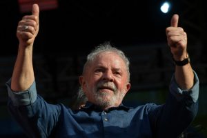 Alguém bem melhor que Bolsonaro vai ganhar as eleições, diz Lula em evento de 1º de maio