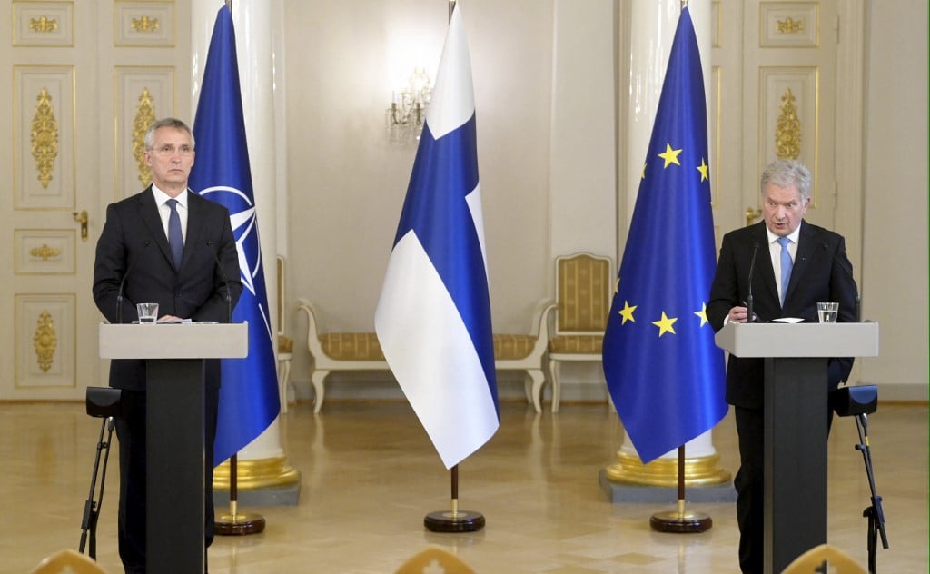 O secretário-geral da OTAN Jens Stoltenberg (esq.) e o presidente da Finlândia Sauli Niinisto em coletiva de imprensa em outubro de 2021.

Foto: Vesa Moilanen / Lehtikuva / AFP 