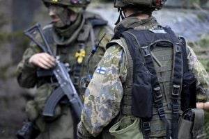 Finlândia quer adesão “sem demora” à Otan; Suécia também deve quebrar neutralidade militar