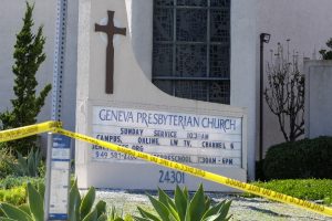 Um morto e quatro pessoas gravemente feridas em ataque a tiros em igreja na Califórnia