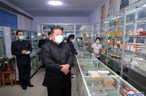 Kim critica resposta norte-coreana à pandemia e mobiliza exército