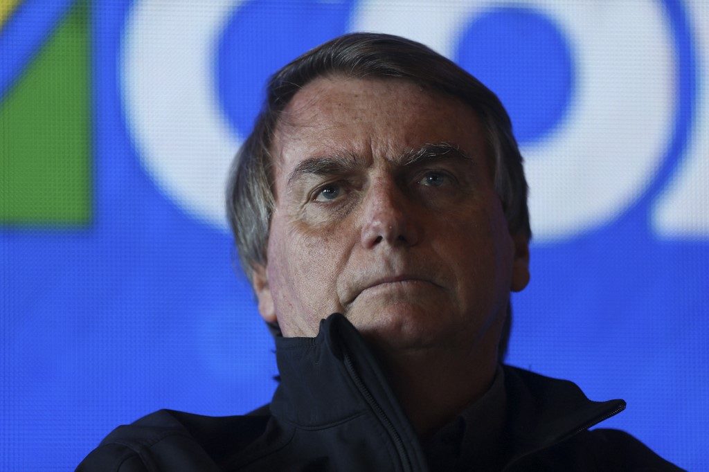 Pressionado, Bolsonaro assina decreto que eleva multas ambientais na Amazônia
