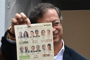 ‘É a hora de realizar sonhos’, diz Petro, o favorito na eleição presidencial da Colômbia