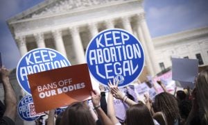 Suprema Corte dos EUA revoga direito constitucional ao aborto