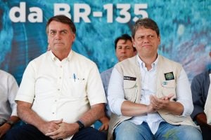 Tarcísio tenta se dissociar de Bolsonaro: ‘Perfis diferentes’