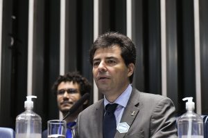 Bolsonaro demite Bento Albuquerque e nomeia Adolfo Sachsida para o Ministério de Minas e Energia