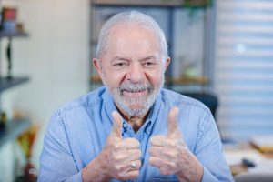 Ipespe: Lula tem 44% no primeiro turno e venceria qualquer adversário no segundo