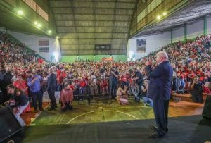 Lula: 'Quem se meter a comprar a Petrobras vai ter de conversar conosco depois da eleição'