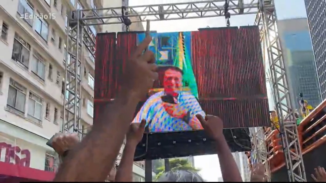 Na Avenida Paulista, manifestantes pedem a reeleição de Bolsonaro e o impeachment de ministro do STF