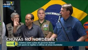 ‘Infelizmente, essas catástrofes acontecem’, diz Bolsonaro sobre chuvas no PE