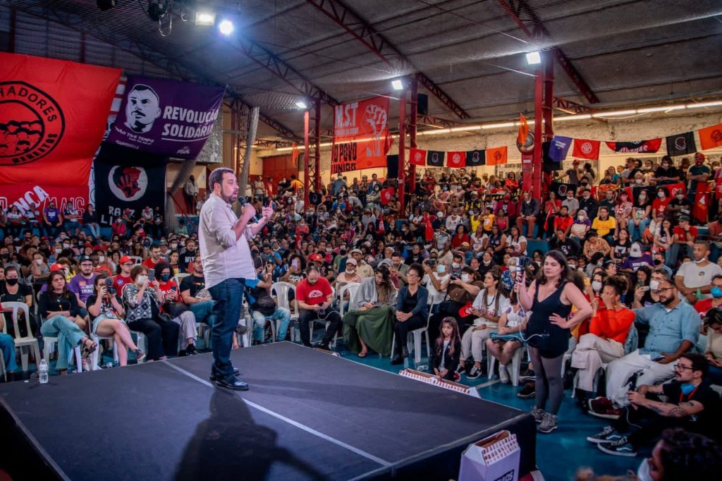 ‘Temos de devolver Bolsonaro ao porão do qual ele não devia ter saído’, diz Boulos ao lançar pré-candidatura