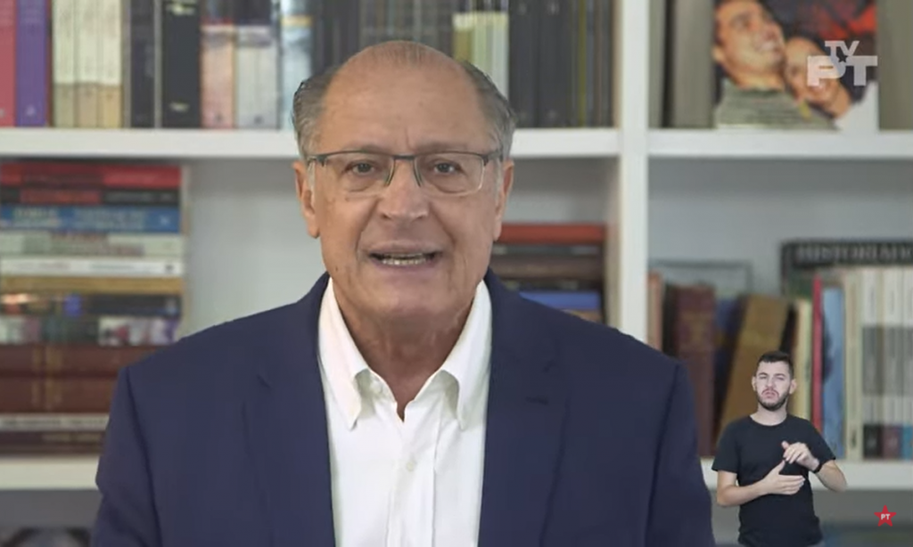 'Serei um parceiro leal', diz Alckmin, em lançamento da pré-candidatura de Lula