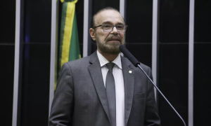 ‘É muito difícil que Bolsonaro ganhe’, diz aliado do presidente sobre disputa com Lula