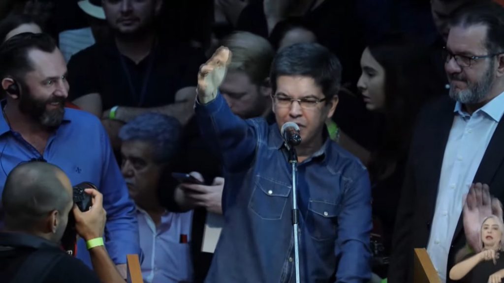 Em outubro, o povo brasileiro vai colocar colocar Bolsonaro na cadeia, diz Randolfe