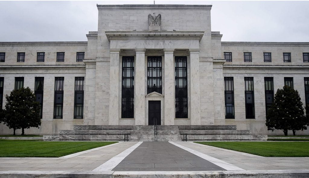 Banco central americano mantém taxa de juros na 1ª decisão da era Trump