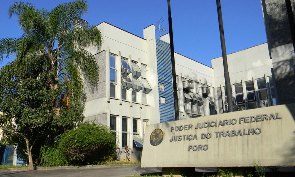 Justiça do Trabalho: tão atacada e tão pouco defendida
