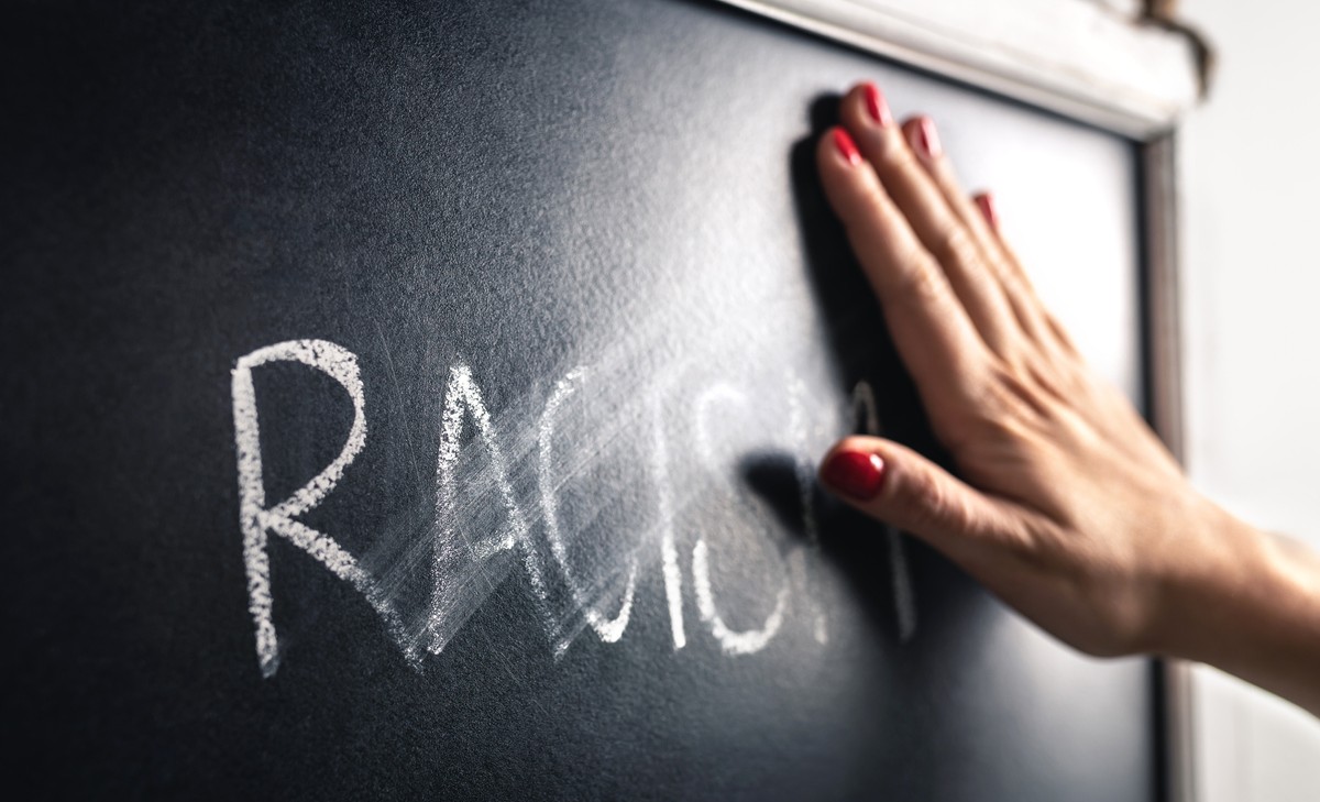 Material propõe caminhos para recriar a escola sob a perspectiva antirracista