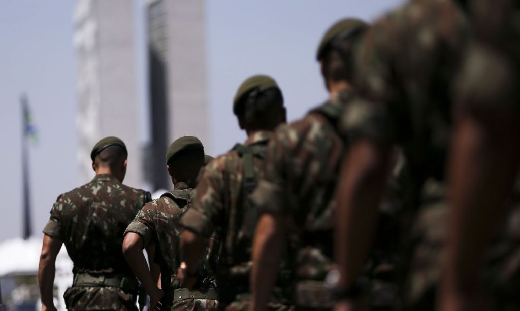 Major bolsonarista preso por desobediência já havia sido punido por comemorar golpe de 64