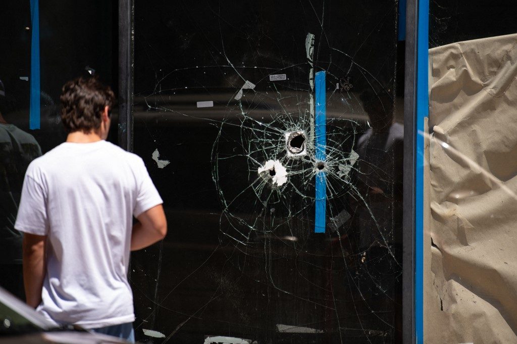 Tiroteios em quatro estados dos EUA matam pelo menos dez no fim de semana