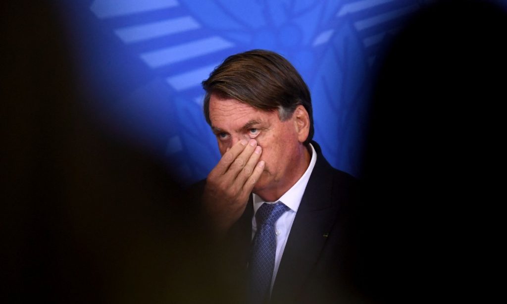 Cresce reprovação dos evangélicos ao governo Bolsonaro, diz PoderData