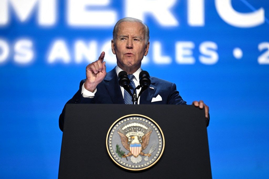 Biden pede que América Latina resolva divergências na democracia
