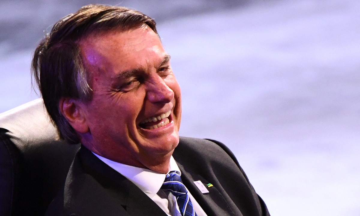 Bolsonaro confirma que não haverá reajuste de servidor e diz que tenta elevar vale-alimentação