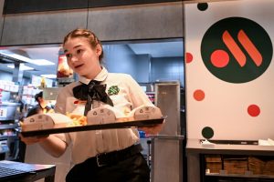 McDonald's reabre com novo nome na Rússia