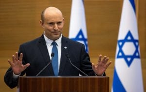 Premiê de Israel vai dissolver Parlamento e convocar eleição