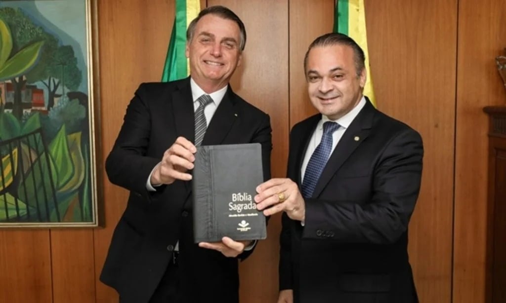Bolsonaro e o deputado Roberto Lucena. Foto: Reprodução Redes Sociais 