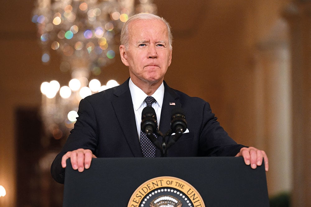 Biden convida o presidente dos Emirados Árabes Unidos aos EUA