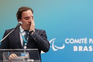 Flávio diz que Bolsonaro já avisou Pedro Guimarães de demissão: 'Poderia ser usado contra o presidente'