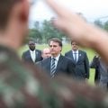 Governo Bolsonaro usou sobras do Bolsa Família para despesas militares, diz jornal