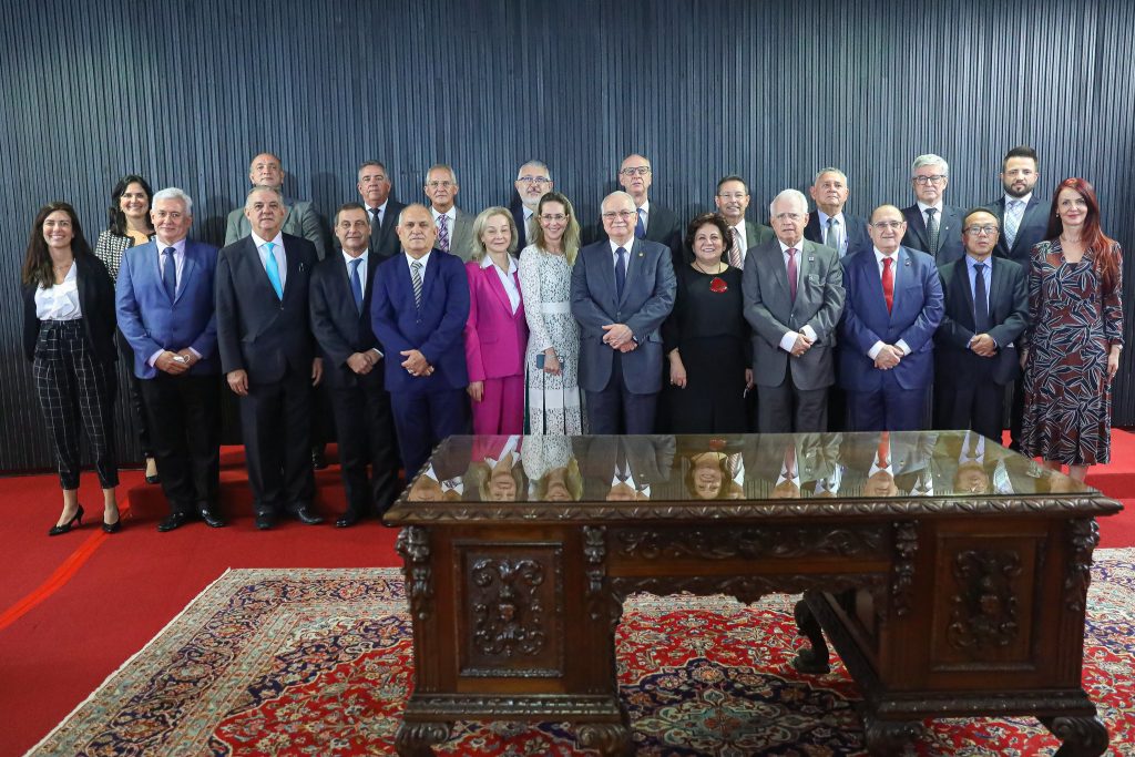 TSE firma pacto com religiosos para 'paz e tolerância' nas eleições de outubro