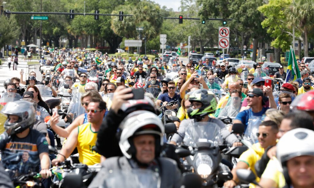 AGU pede para arquivar pedido de investigação de Bolsonaro por motociata nos EUA