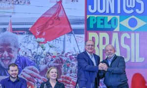 Pacote de bondades de Bolsonaro é tardio e insuficiente, diz chapa de Lula