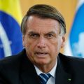 Bolsonaro sanciona lei que limita cobrança do ICMS sobre combustíveis